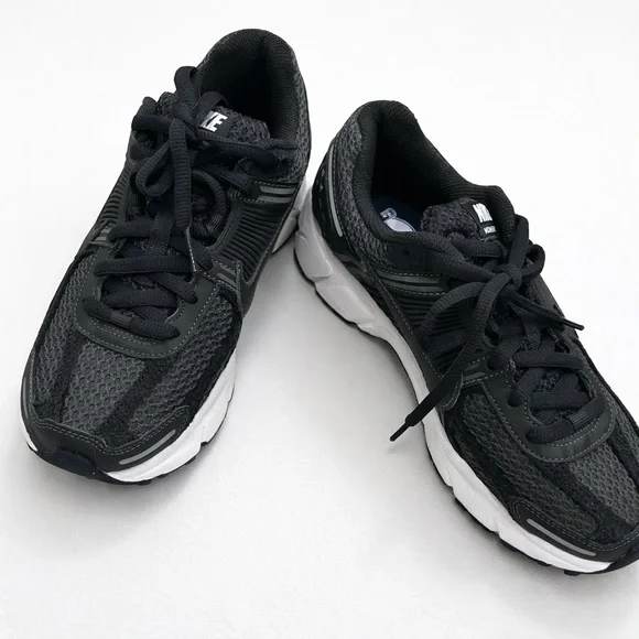 Nike Black Athletic Sneakers with White Accents - Picture 5 of 5